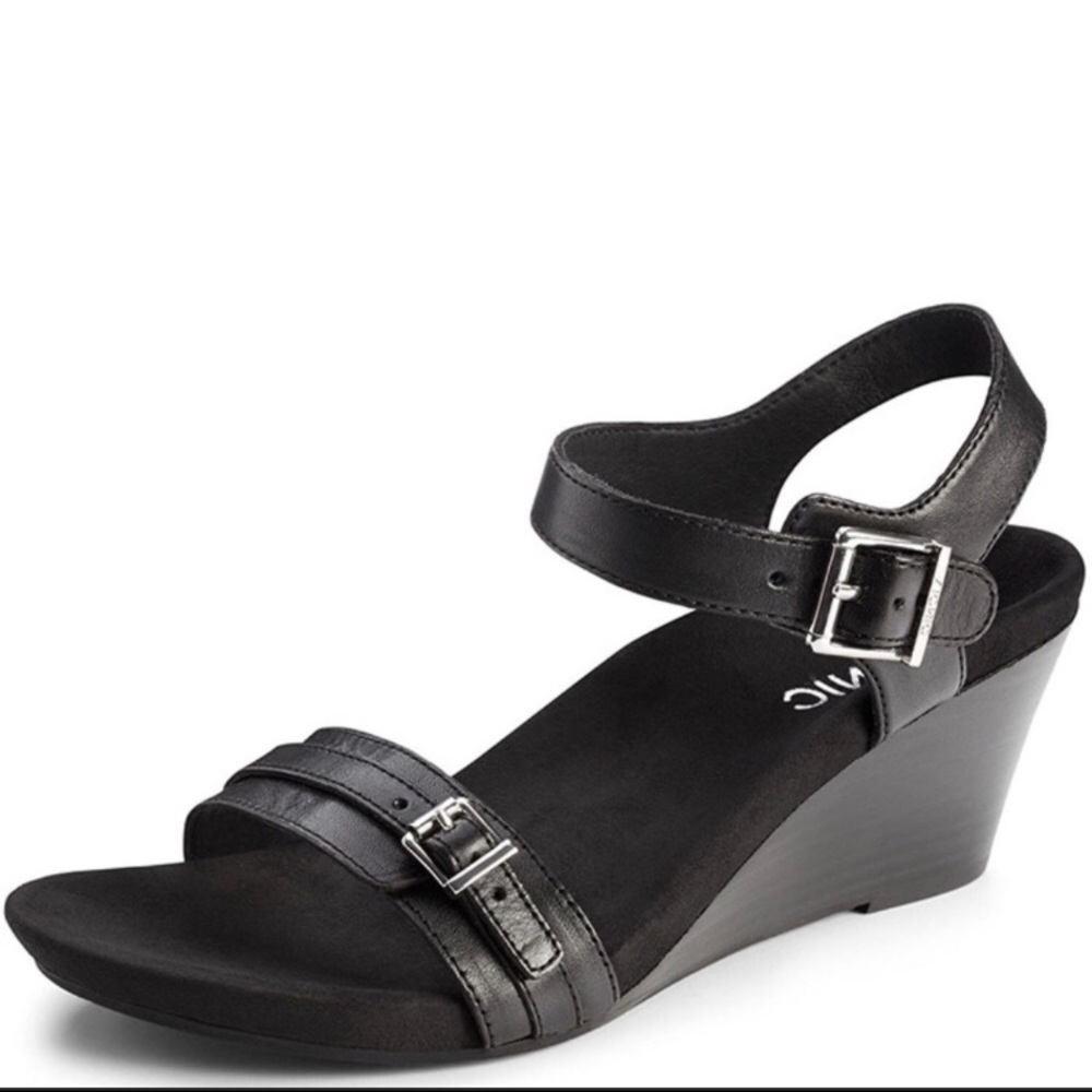 Vionic | Laurie Wedge Sandals